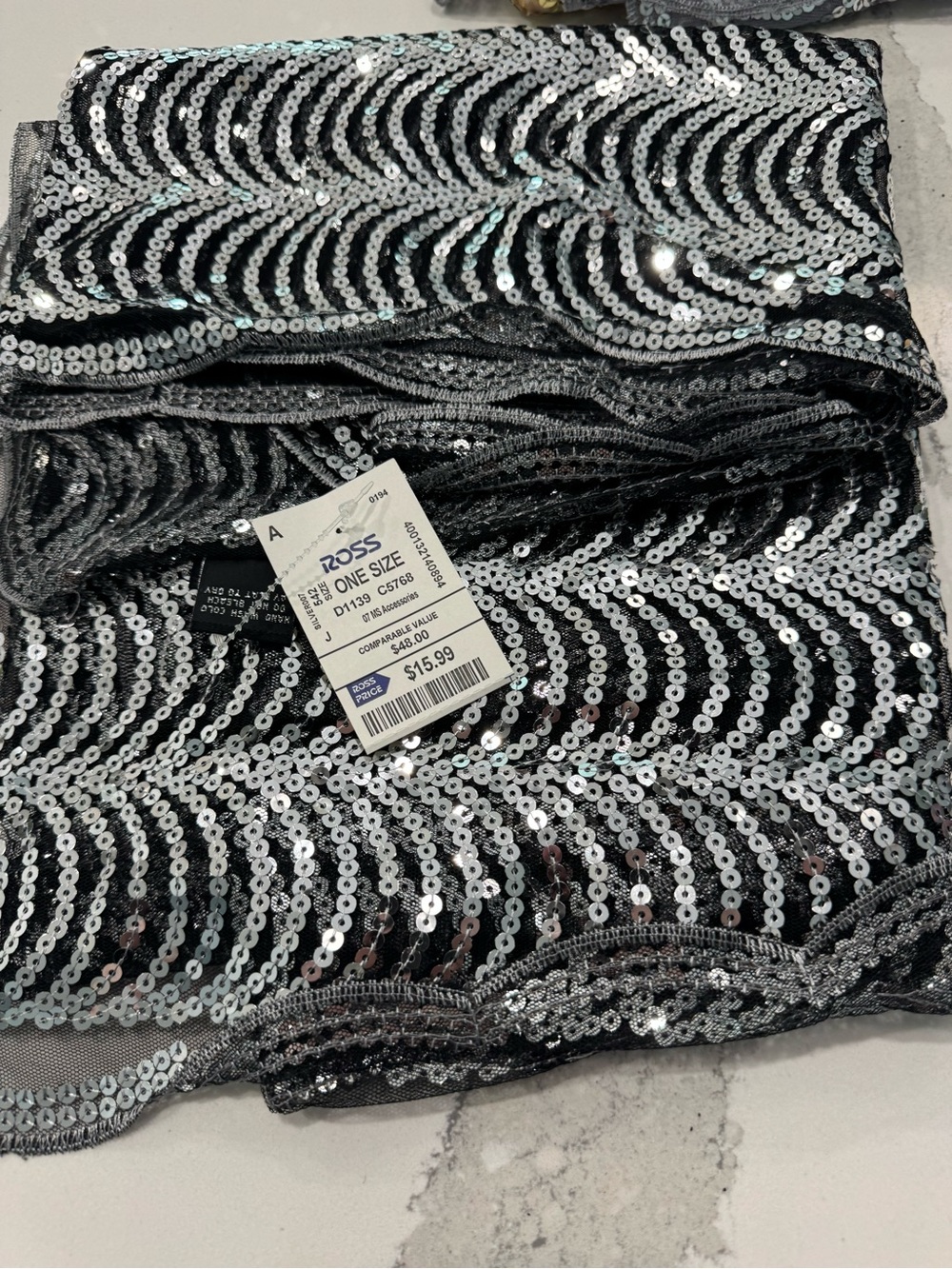 Sequin Wave scarf in Silver & Black